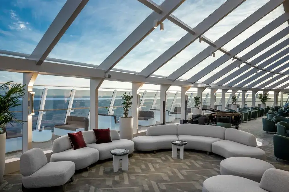 Top Sail Lounge