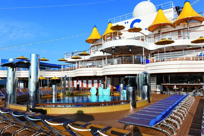 Pools & Sun Decks
