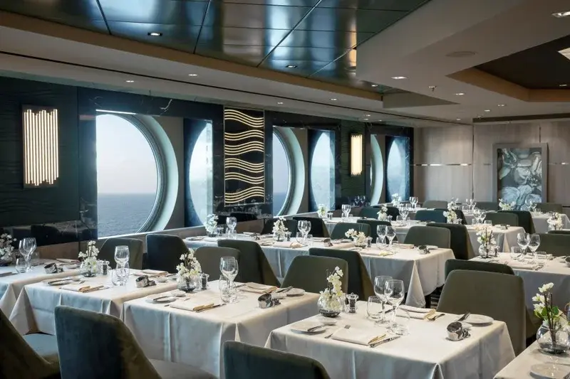 Restaurants & Bars