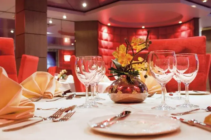 Restaurants & Bars