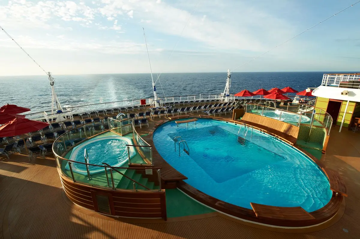 CARNIVAL Carnival Breeze - image 2