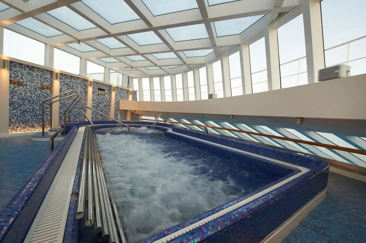 CARNIVAL Carnival Breeze - image 4