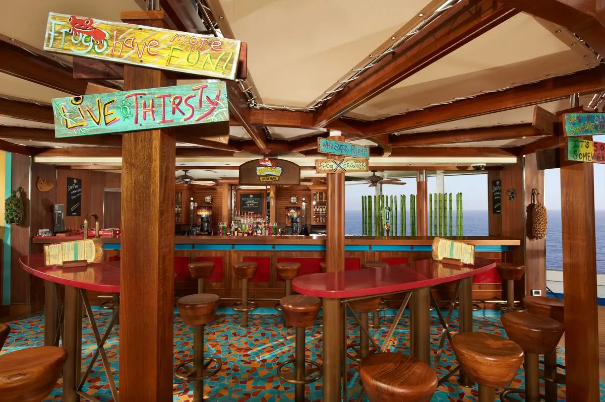 CARNIVAL Carnival Breeze - image 7
