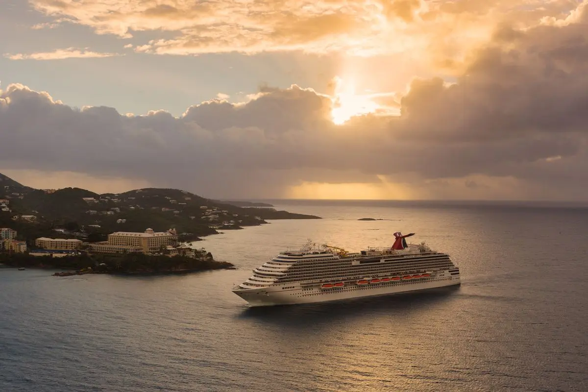 CARNIVAL Carnival Breeze - image 3