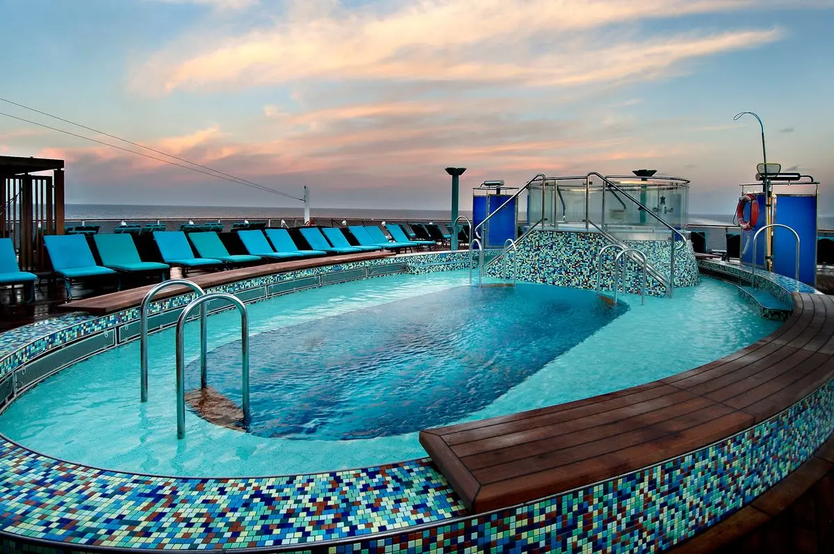 CARNIVAL Carnival Pride - image 5