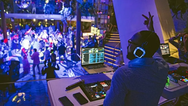 CELEBRITY Celebrity Constellation - image 6