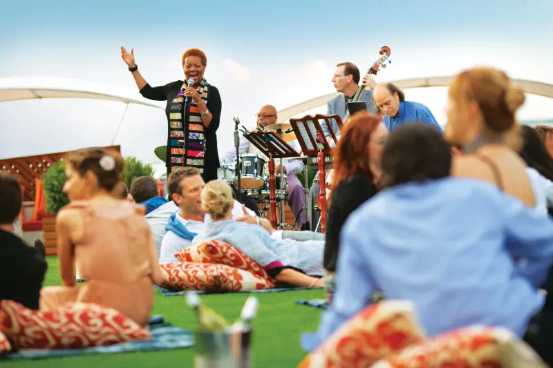 CELEBRITY Celebrity Silhouette - image 7
