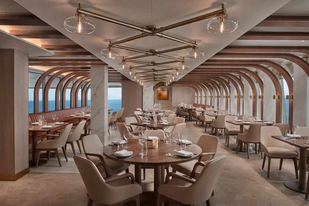 NORWEGIAN Norwegian Spirit - image 5