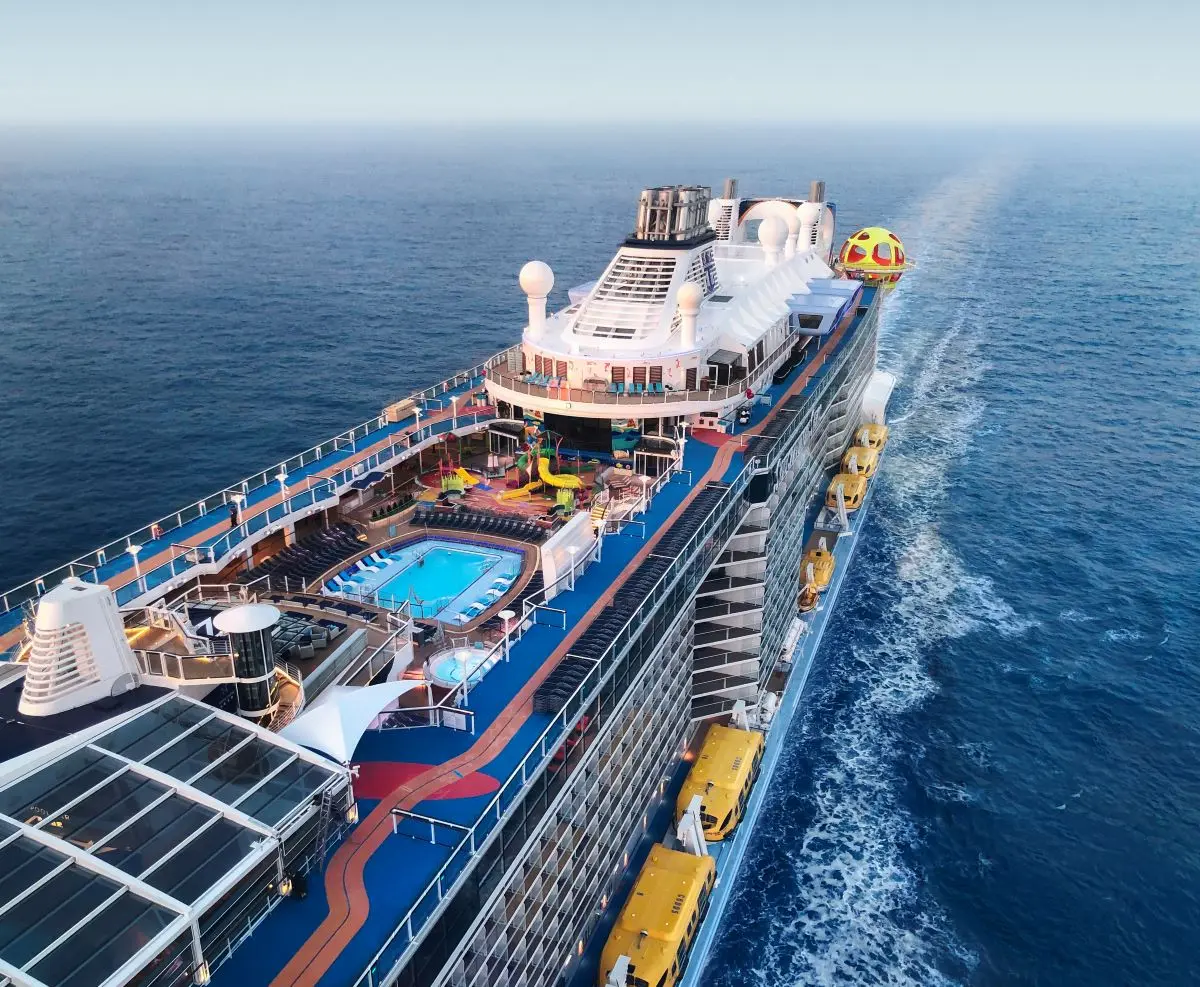 ROYAL Spectrum of the Seas - image 11
